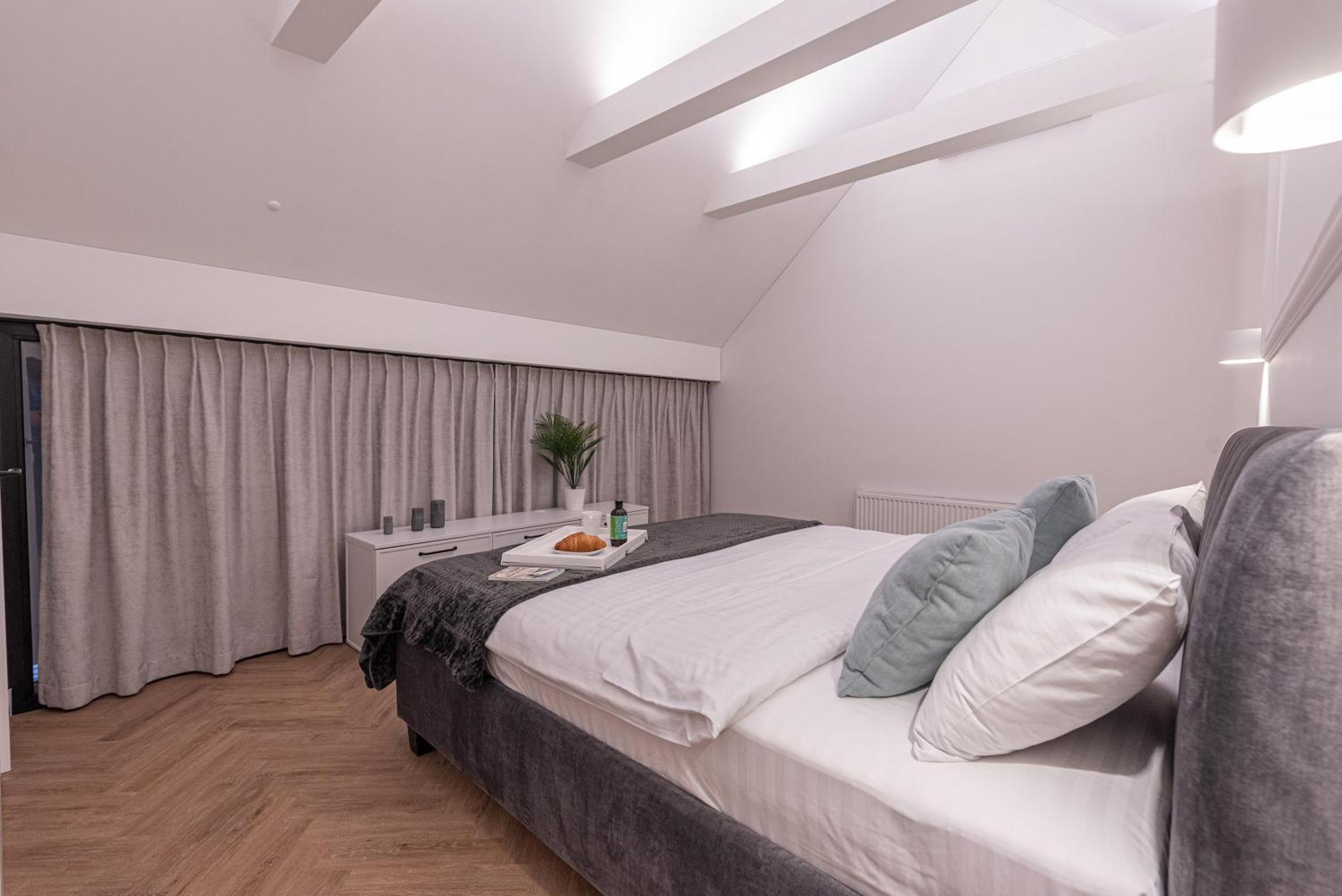 Apartment Cohost I Premium Residences I On The Historic Pilies Street I Self Check-in *