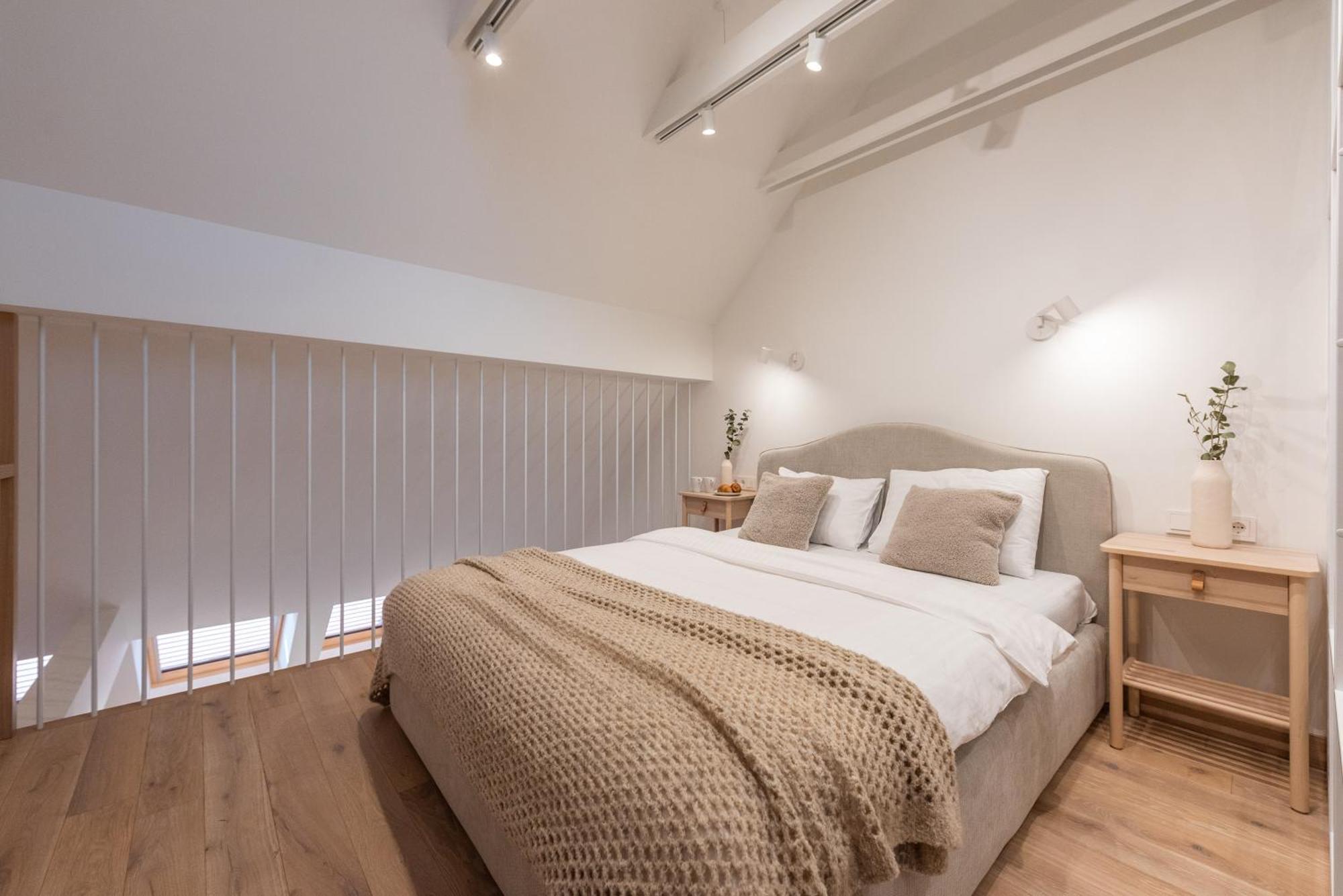 Apartment Cohost I Premium Residences I On The Historic Pilies Street I Self Check-in Wilna