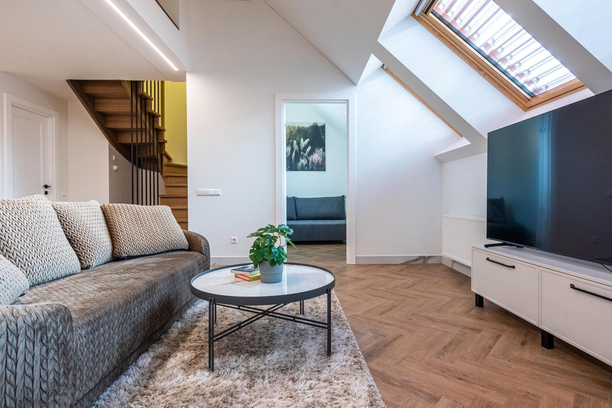 Cohost I Premium Residences I On The Historic Pilies Street I Self Check-in Wilna