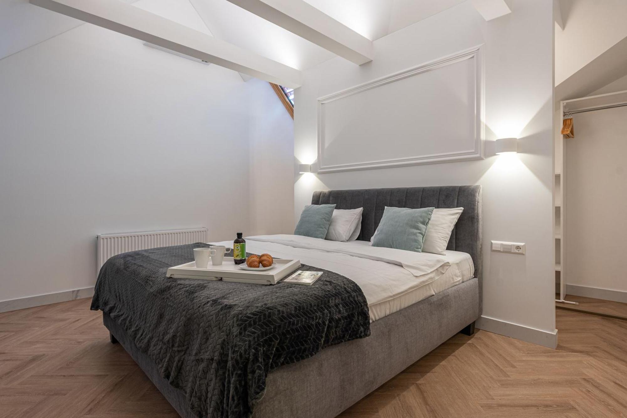 Apartment Cohost I Premium Residences I On The Historic Pilies Street I Self Check-in *