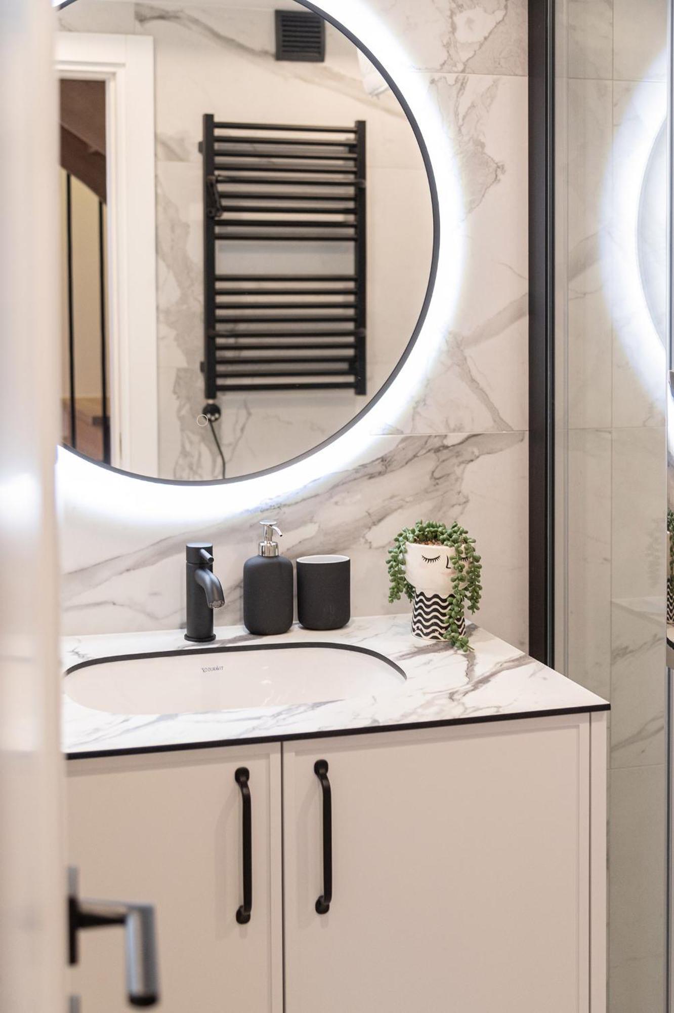 Cohost I Premium Residences I On The Historic Pilies Street I Self Check-in Wilna